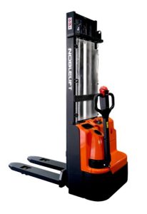 מלגזון חשמלי אדם הולך דגם noblelift ECL15B כושר הרמה 1.5 טון 2