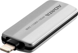 ADATA AI720 32GB - זווית נוספת עם מחבר Lightning פתוח