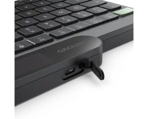 Lenovo 800 Self-Charging Bluetooth Keyboard - תקריב על יציאת USB-C לטעינת חירום