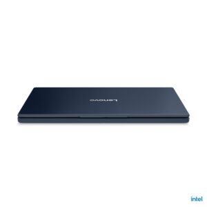 Lenovo IdeaPad Slim 3 15IRU10 - מבט צד כשהמחשב סגור, כחול קוסמי